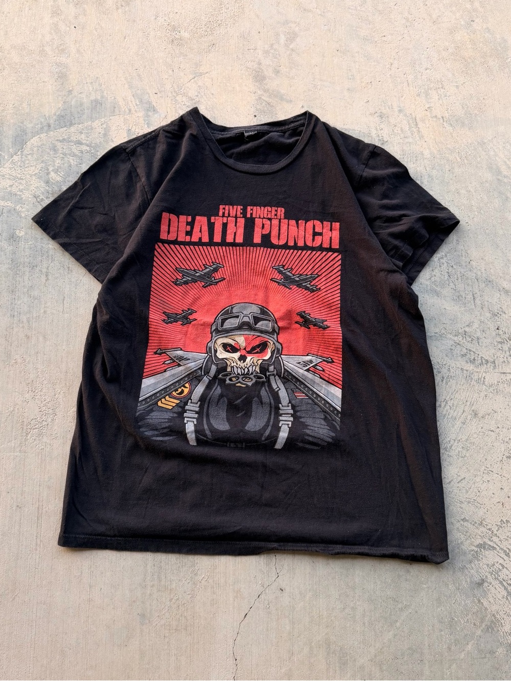 Five finger death punch Black Short-Sleeve Graphic Tee with Red Print band tee